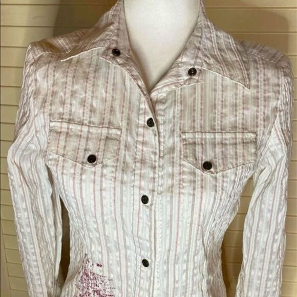 American Heritage Women’s Graphic Button Down - Picture 1 of 7